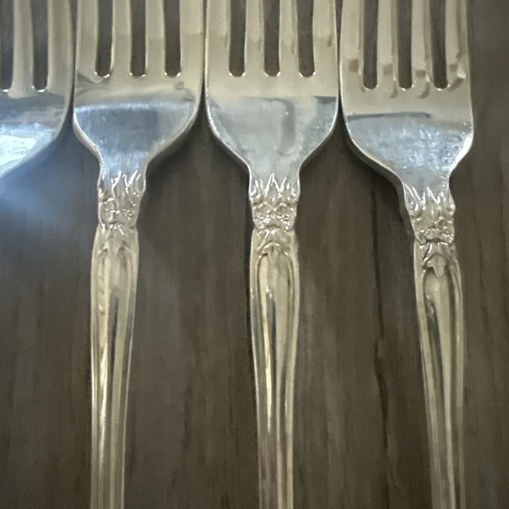 5‎ Oneida Community SILVER ARTISTRY Dinner Forks 7 1/2" Silverplate 1965 - Picture 4 of 5